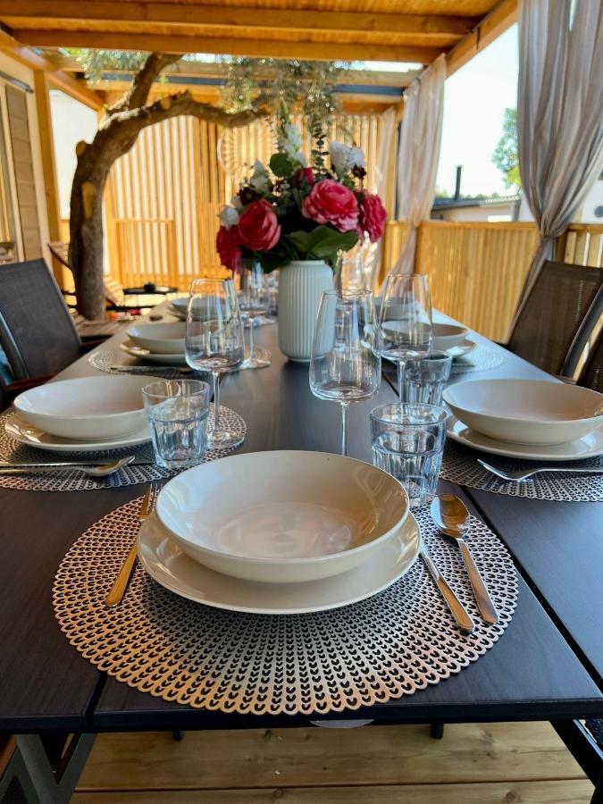 Villa Family Grand De Luxe Mobilhome Селце Екстериор снимка