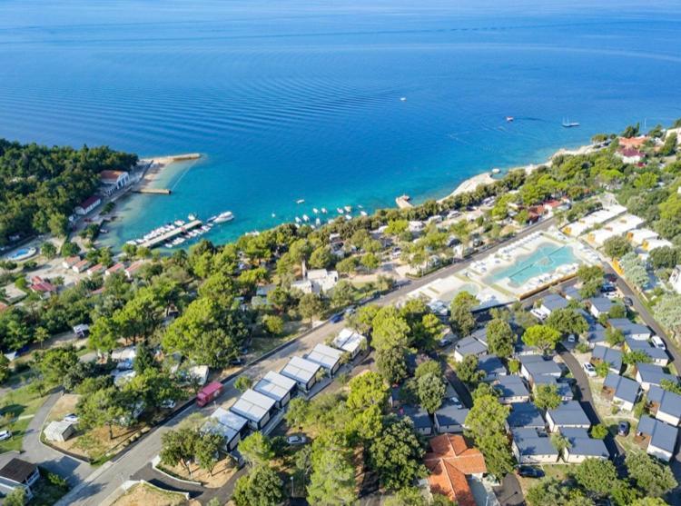 Villa Family Grand De Luxe Mobilhome Селце Екстериор снимка