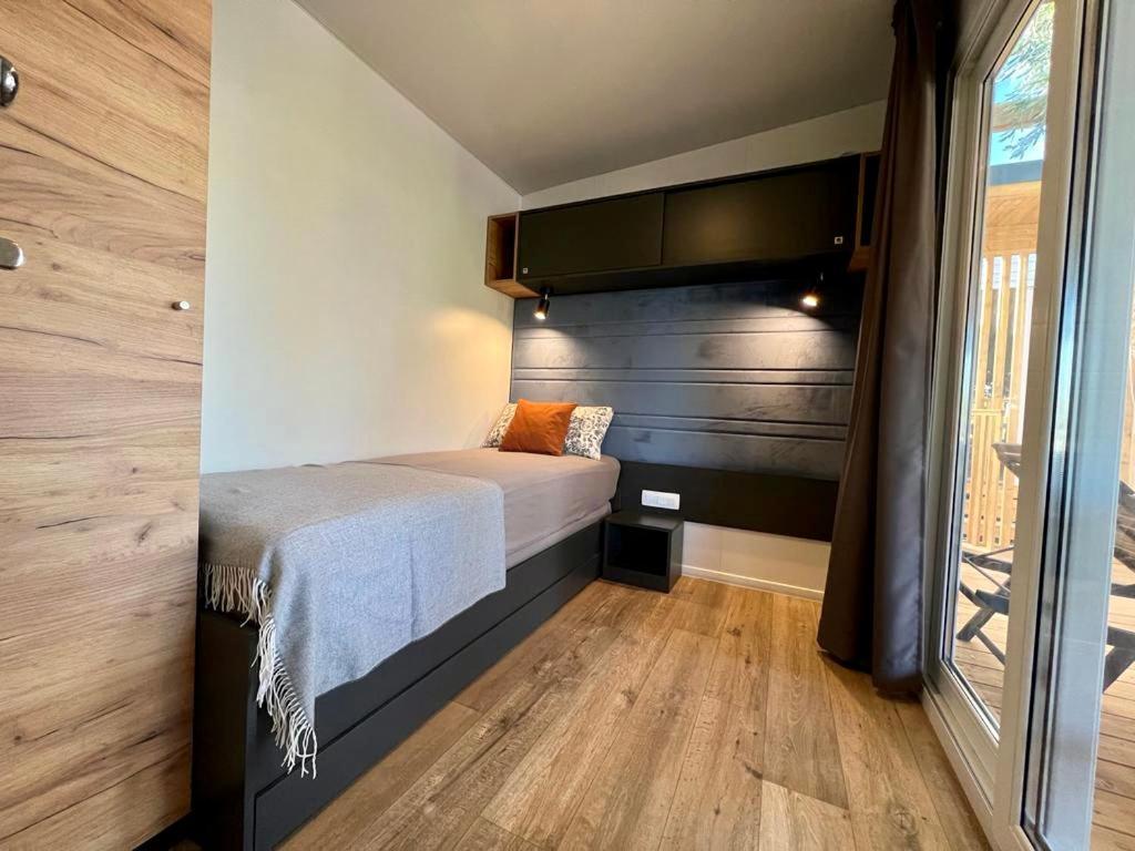 Villa Family Grand De Luxe Mobilhome Селце Екстериор снимка