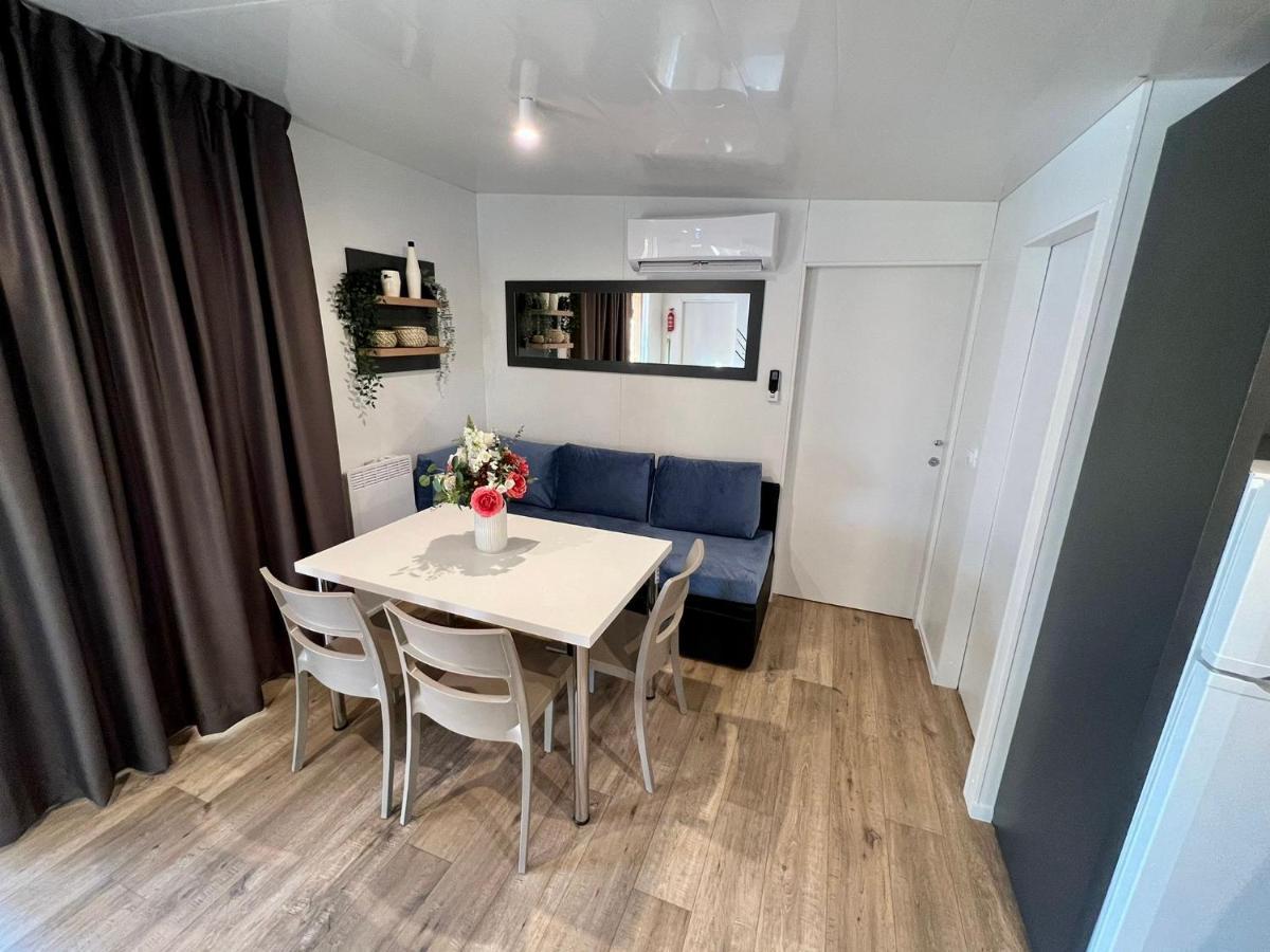 Villa Family Grand De Luxe Mobilhome Селце Екстериор снимка