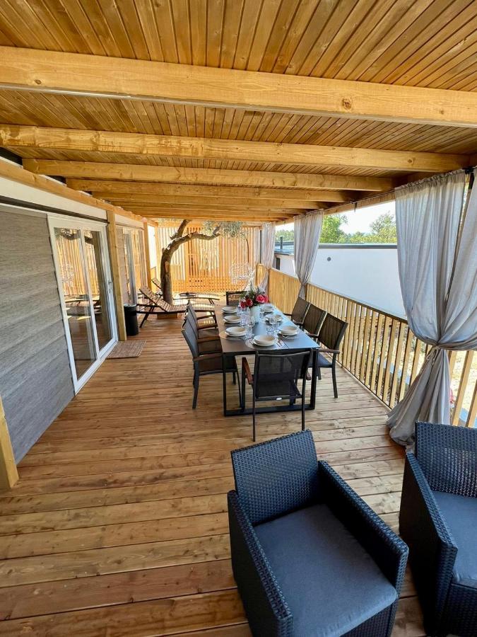 Villa Family Grand De Luxe Mobilhome Селце Екстериор снимка