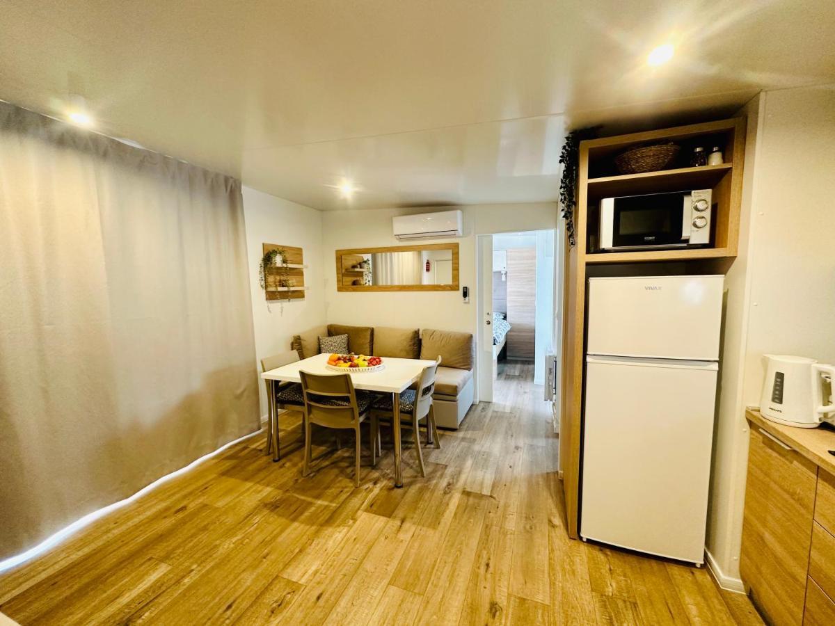 Villa Family Grand De Luxe Mobilhome Селце Екстериор снимка