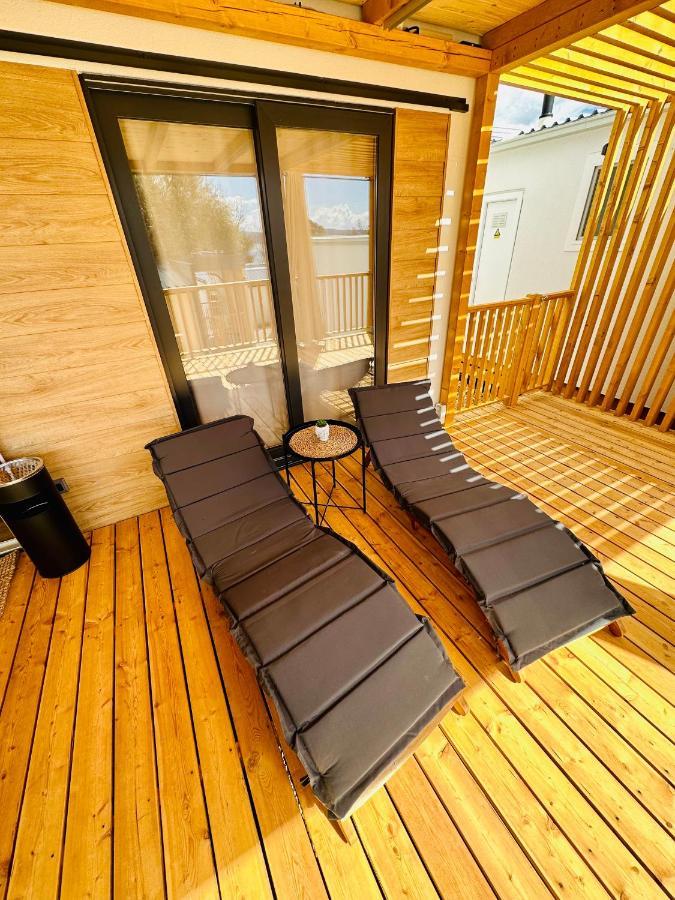 Villa Family Grand De Luxe Mobilhome Селце Екстериор снимка