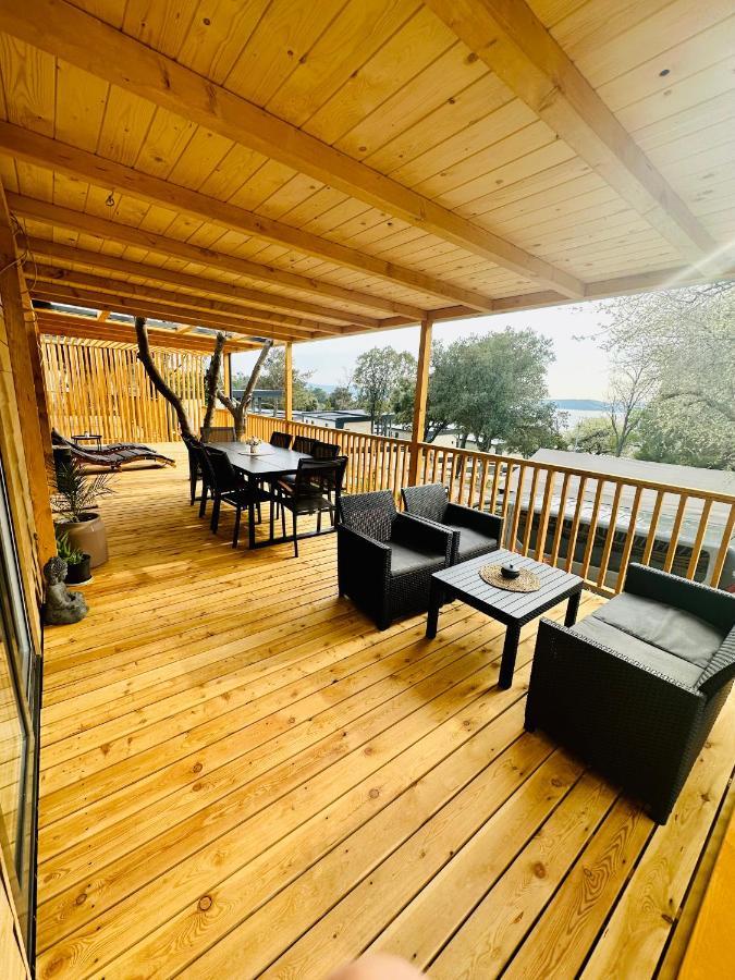 Villa Family Grand De Luxe Mobilhome Селце Екстериор снимка